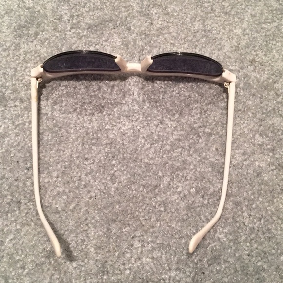 Vintage 1980’s Sunglasses - Picture 5 of 16